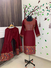 Load image into Gallery viewer, Desirable Maroon Color Full Stitched Golden Printed Rayon Kurti Plazo
