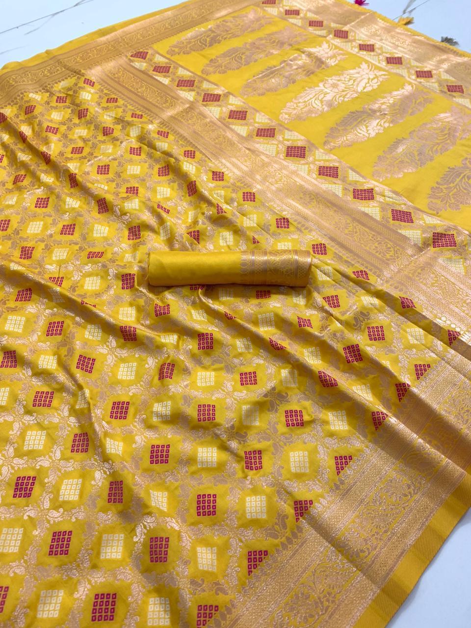 Starling Mustard Color Unique Golden Zari Weaving Kalamkari Butta Work Art Silk Pattola Bandhani Saree Blouse
