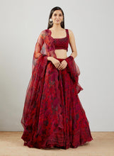 Load image into Gallery viewer, Wedding Wear Red Color Superlative Embroidered Work Dashing Organza Lehenga Choli
