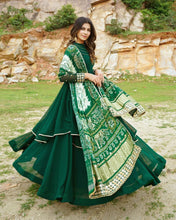 Load image into Gallery viewer, Starling Green Color Festive Wear Georgette Sequence Work Dupatta Gown
