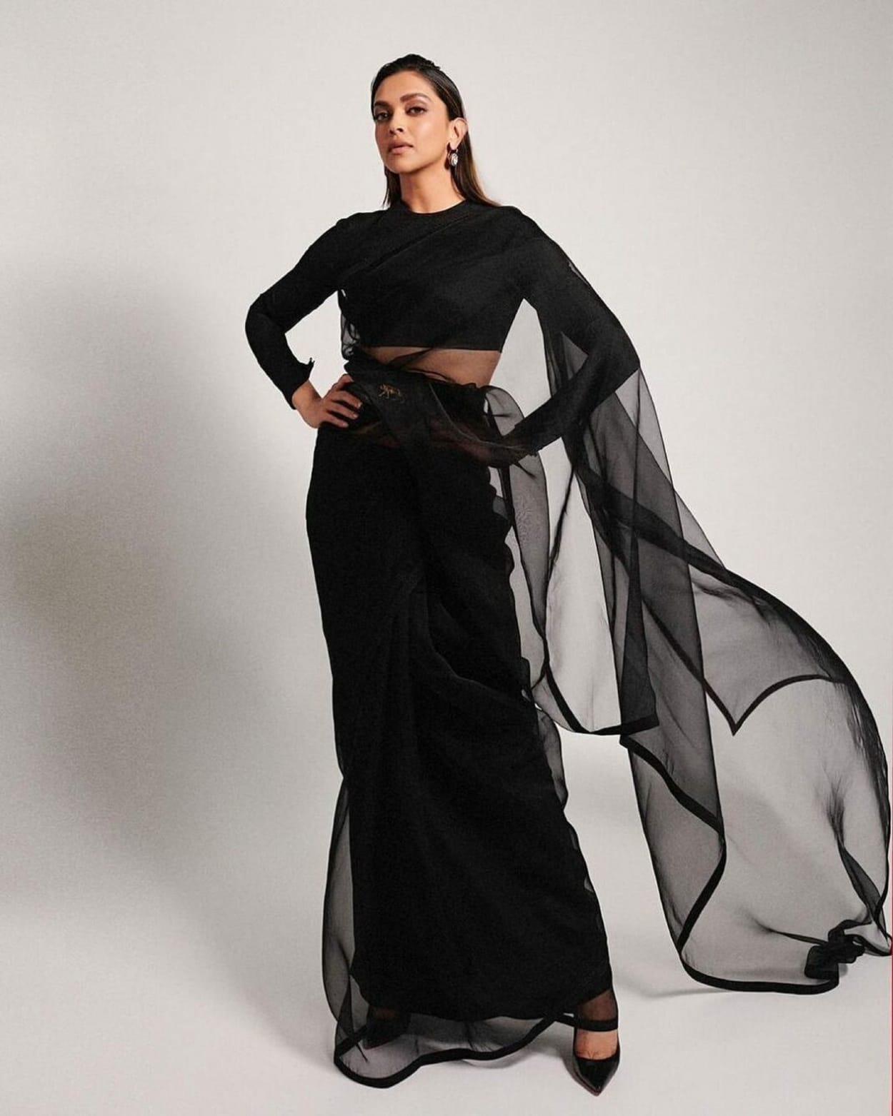 Bollywood Style Black Color Plain Saree Blouse With SabayaChi Patta