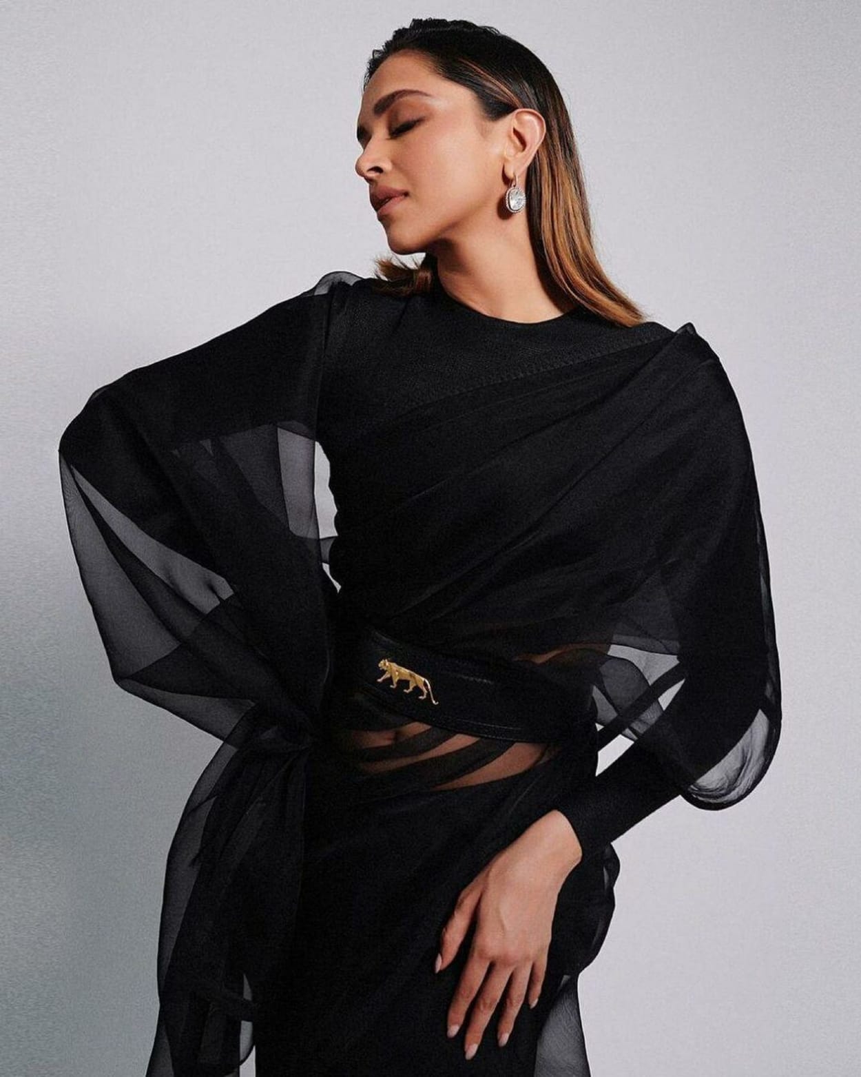 Bollywood Style Black Color Plain Saree Blouse With SabayaChi Patta