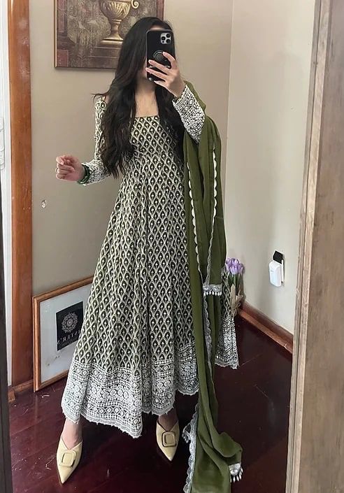 Georgette Chainstiched Worked Full Stiched Suit And Beautiful Duppata With Four Side Lace Border