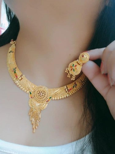 Mind-blowing Golden Imitation Necklace Set For Women